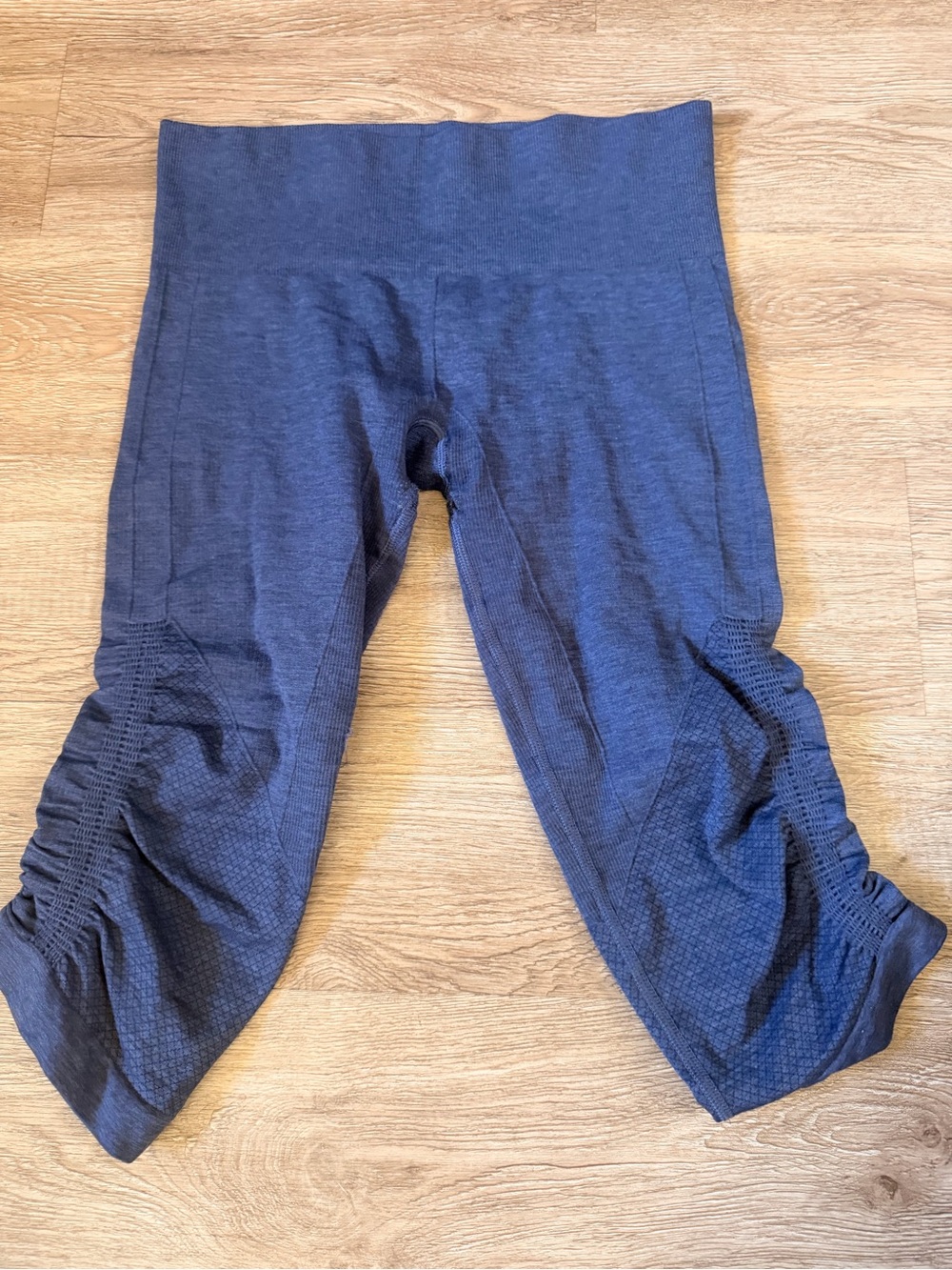 lululemon athletica Ruched Crop Leggings 0279 - Picture 4 of 6
